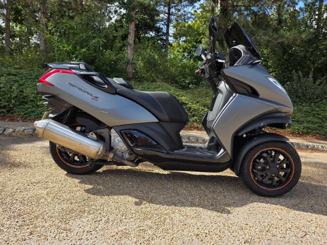 PEUGEOT METROPOLIS 400 RS (2014/64)