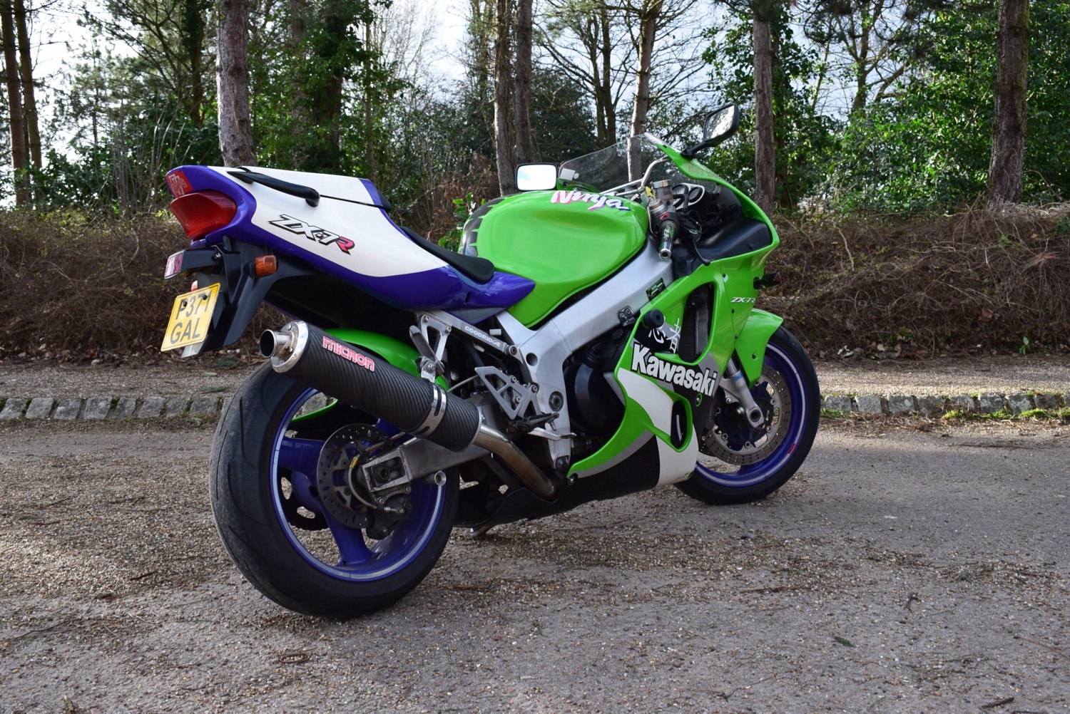 SOLD - Used KAWASAKI ZX-7R 1996 Green in Milton Keynes