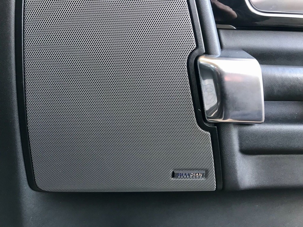 LAND ROVER DISCOVERY 4