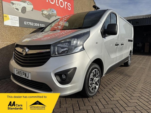 VAUXHALL VIVARO