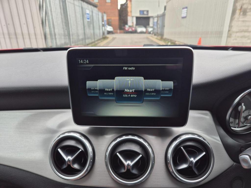 MERCEDES-BENZ GLA CLASS