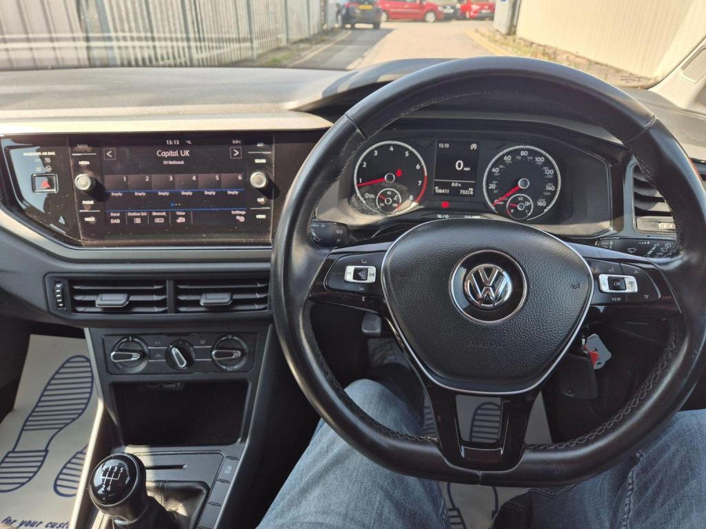 VOLKSWAGEN POLO