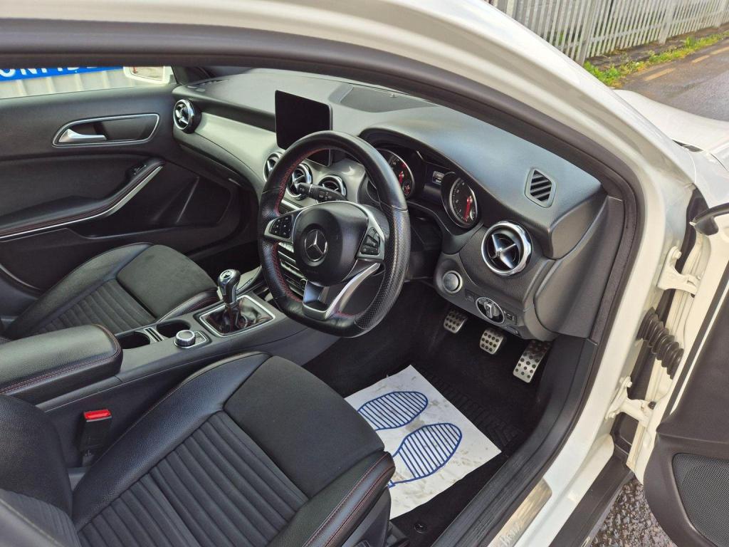 MERCEDES-BENZ GLA CLASS