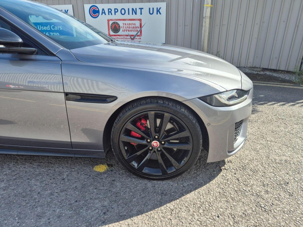 JAGUAR XE
