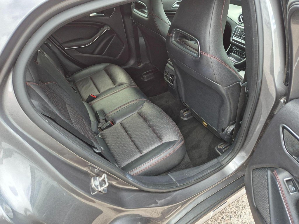 MERCEDES-BENZ GLA CLASS