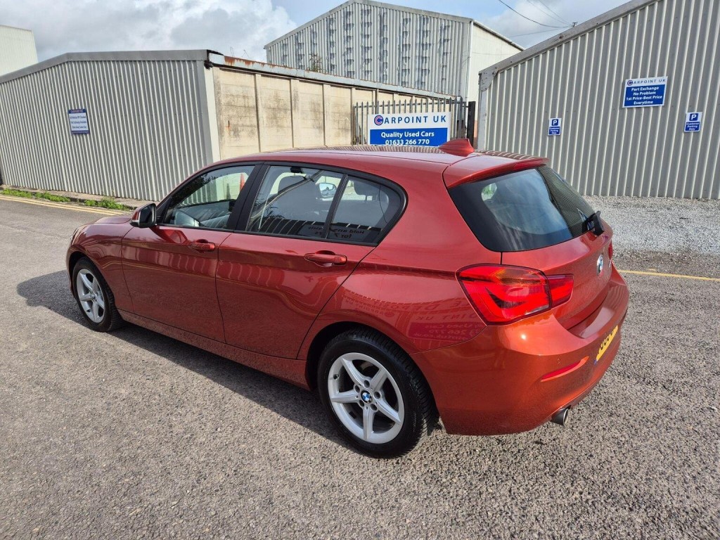 BMW 1 SERIES