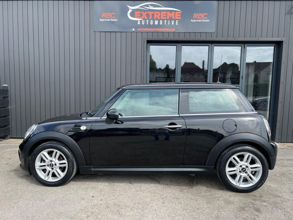 MINI HATCH