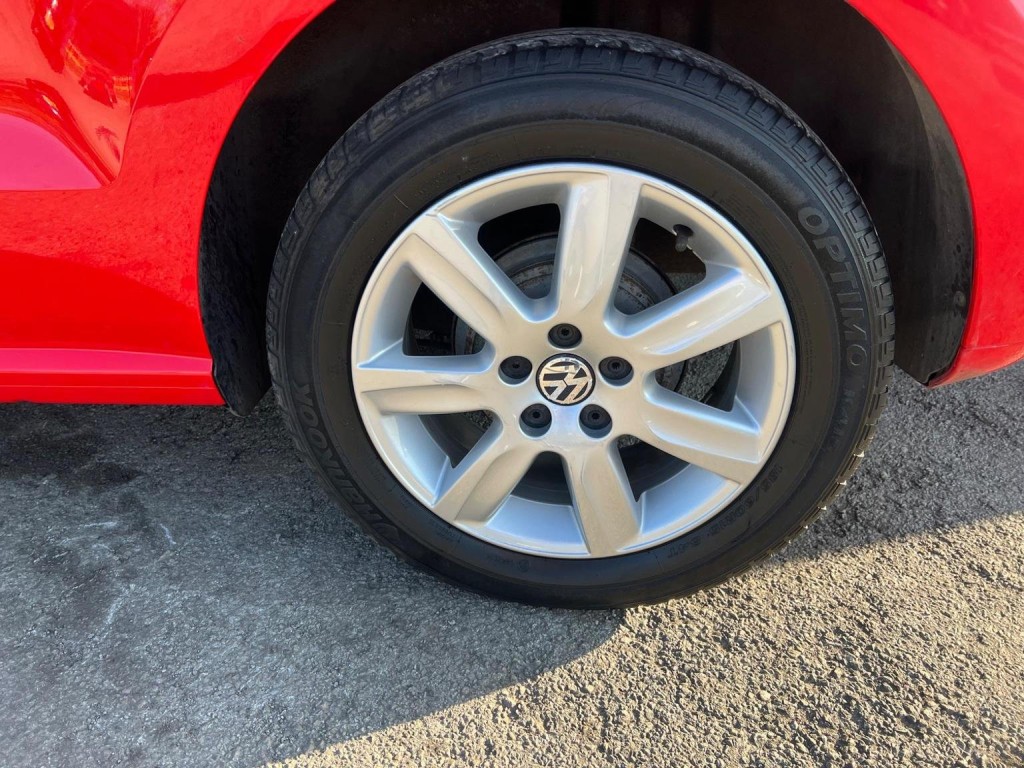 VOLKSWAGEN POLO