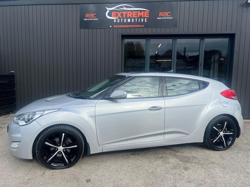 View HYUNDAI VELOSTER 1.6 GDi Sport DCT Euro 5 4dr