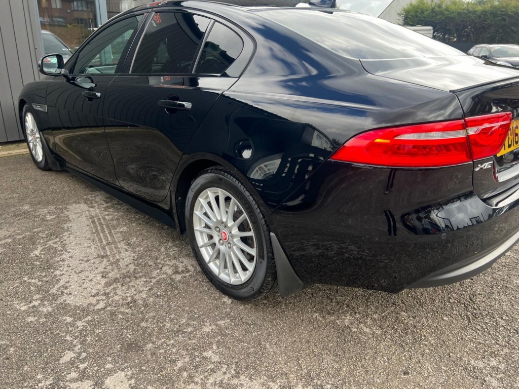 JAGUAR XE
