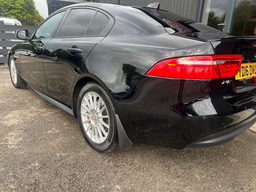 JAGUAR XE