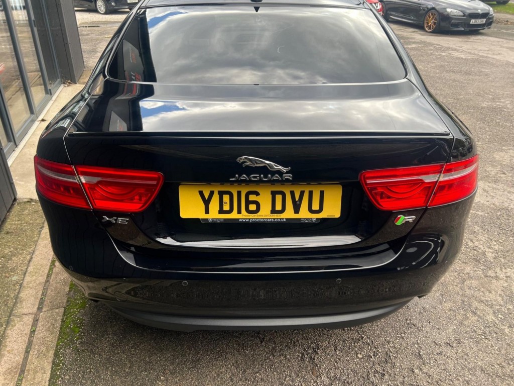 JAGUAR XE