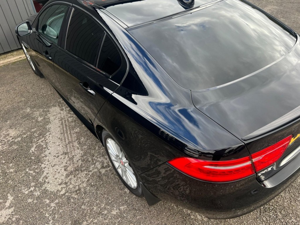 JAGUAR XE