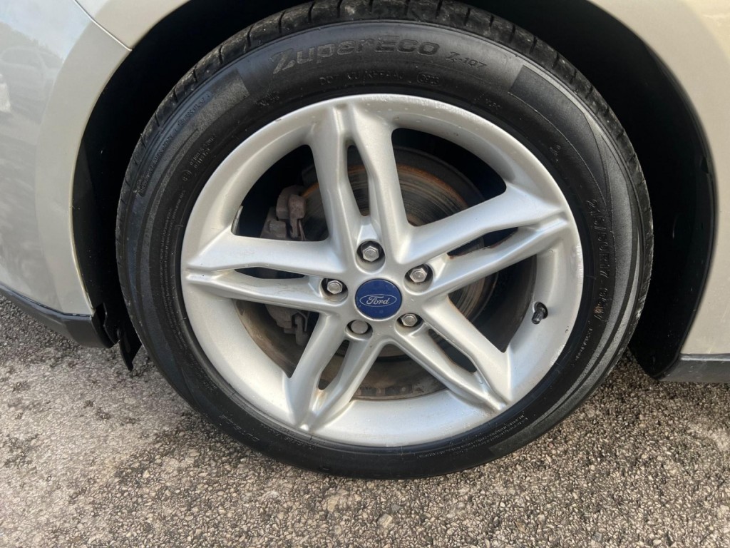 FORD FOCUS