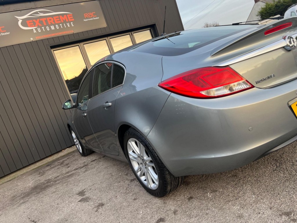 VAUXHALL INSIGNIA