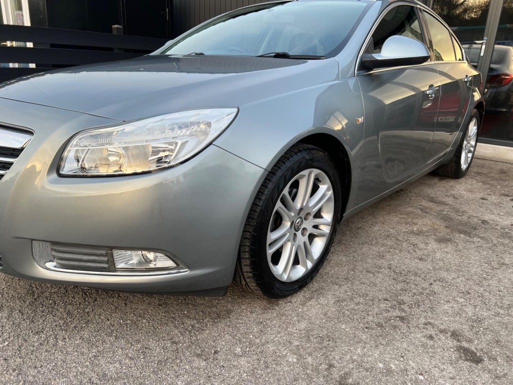 VAUXHALL INSIGNIA