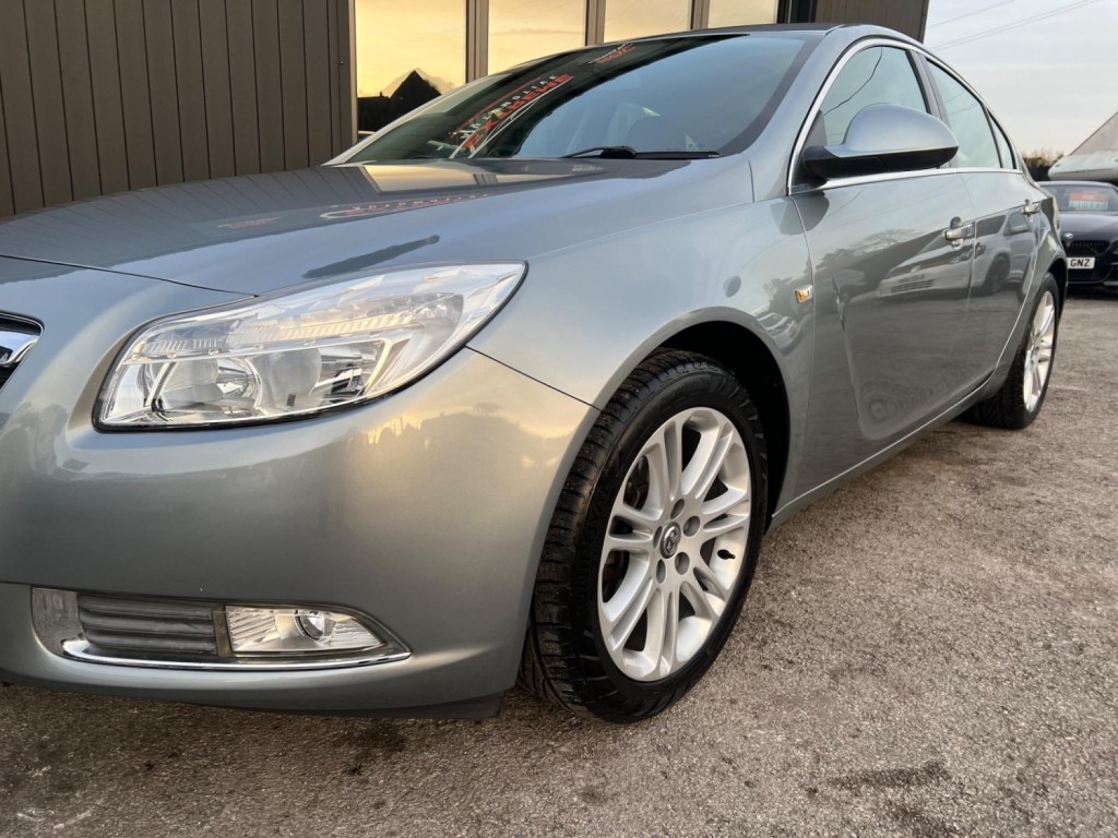 VAUXHALL INSIGNIA
