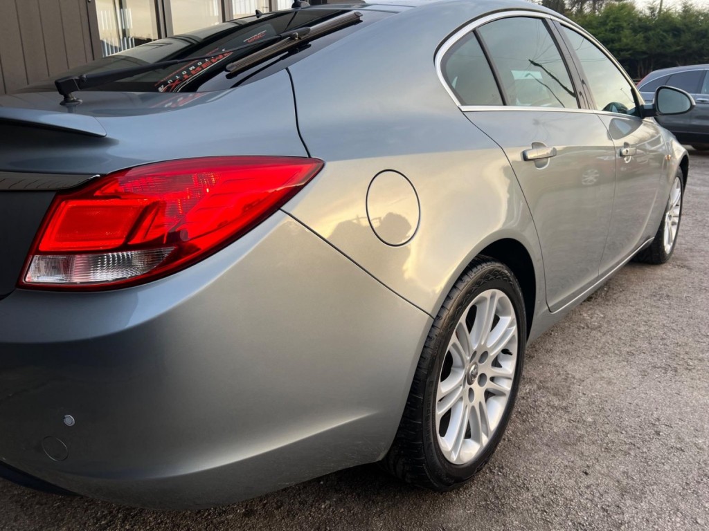 VAUXHALL INSIGNIA