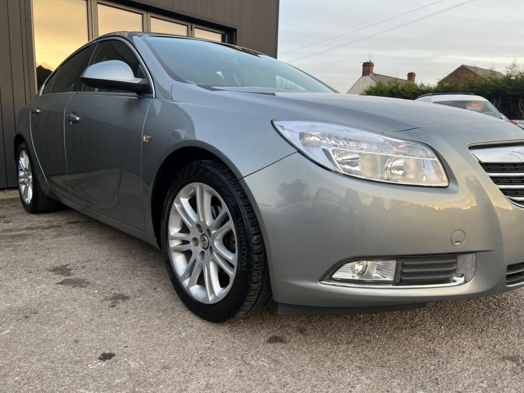 VAUXHALL INSIGNIA