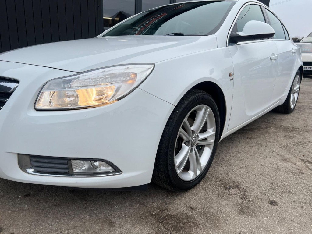VAUXHALL INSIGNIA