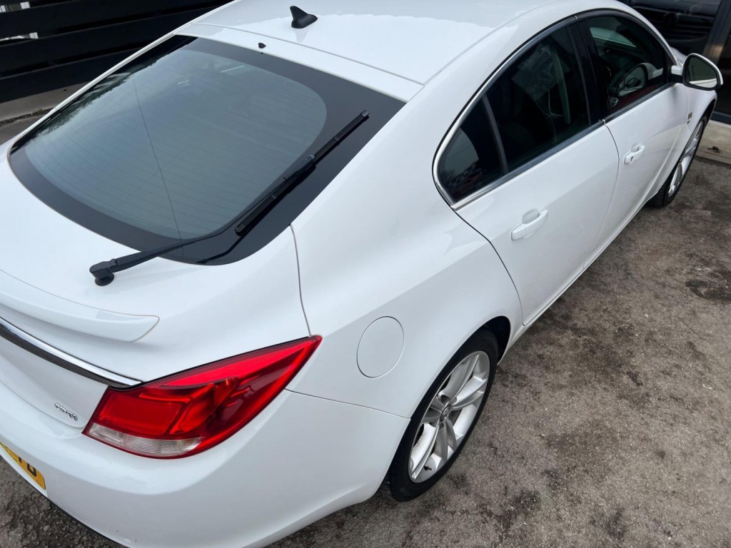VAUXHALL INSIGNIA