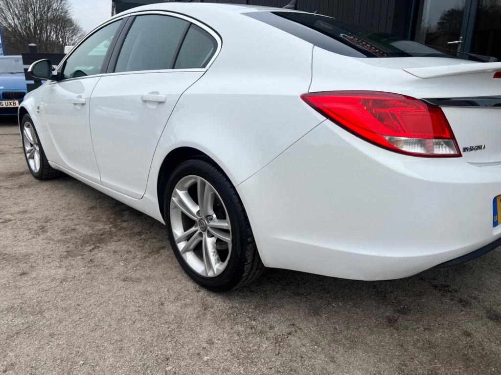 VAUXHALL INSIGNIA