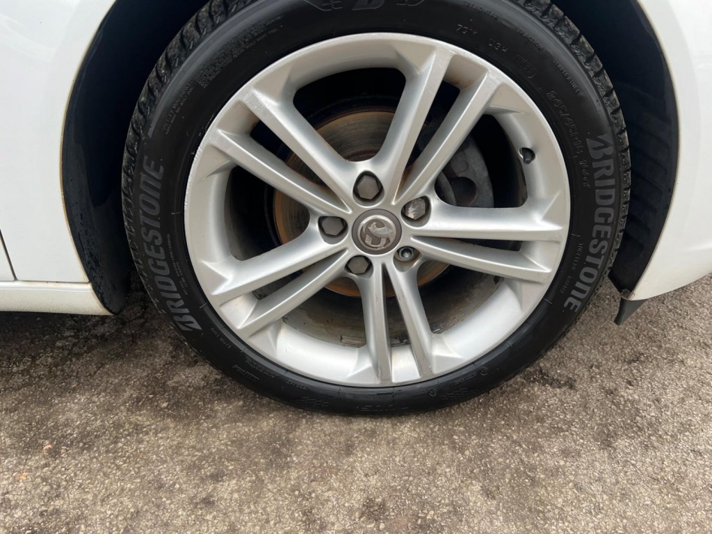 VAUXHALL INSIGNIA