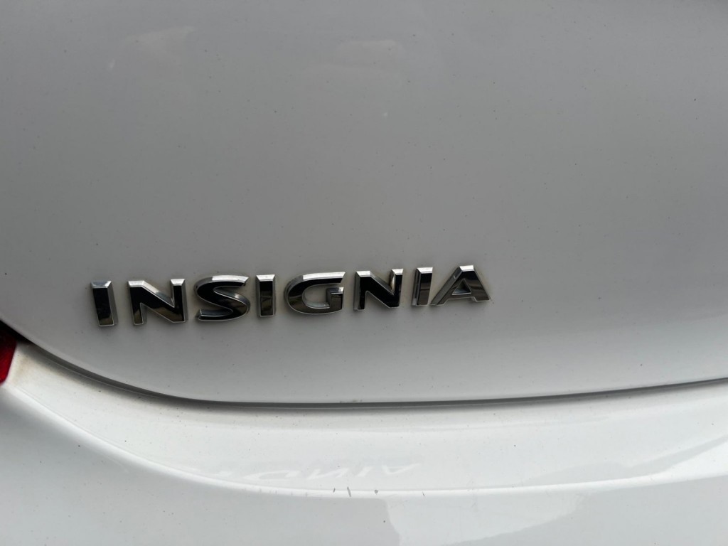 VAUXHALL INSIGNIA