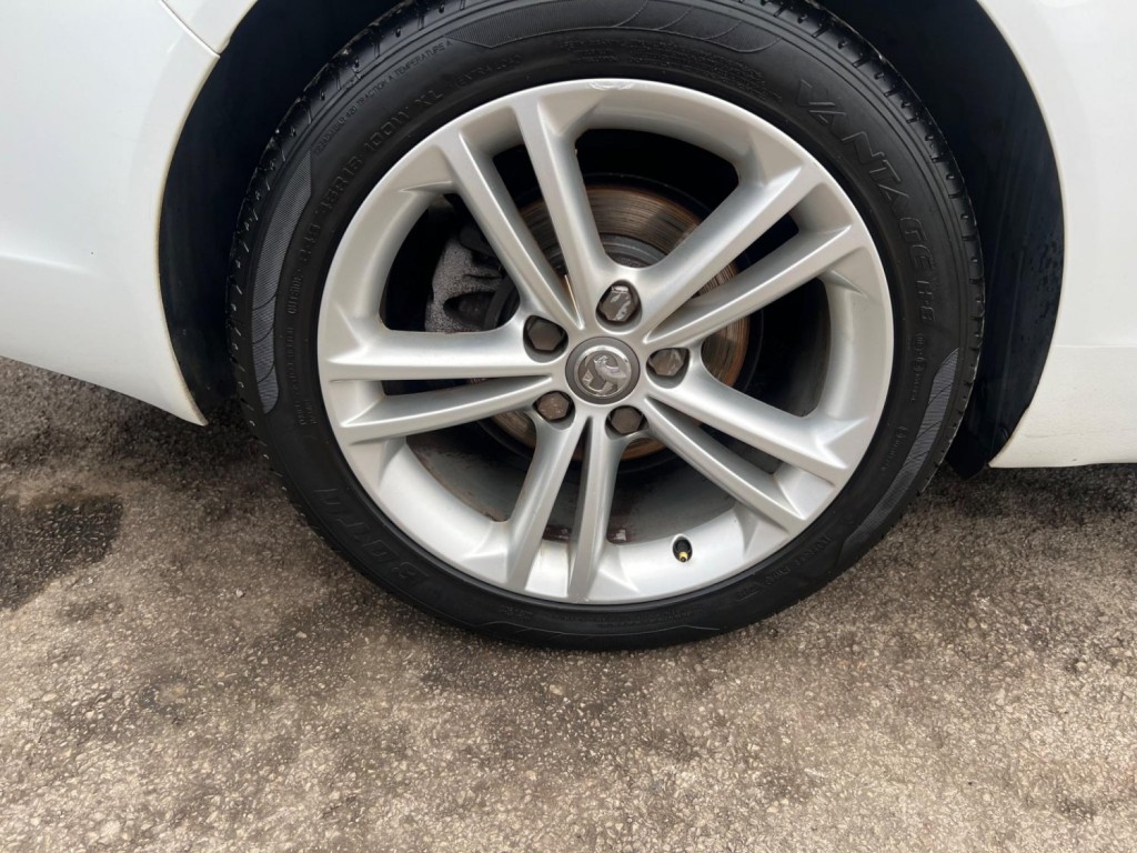 VAUXHALL INSIGNIA