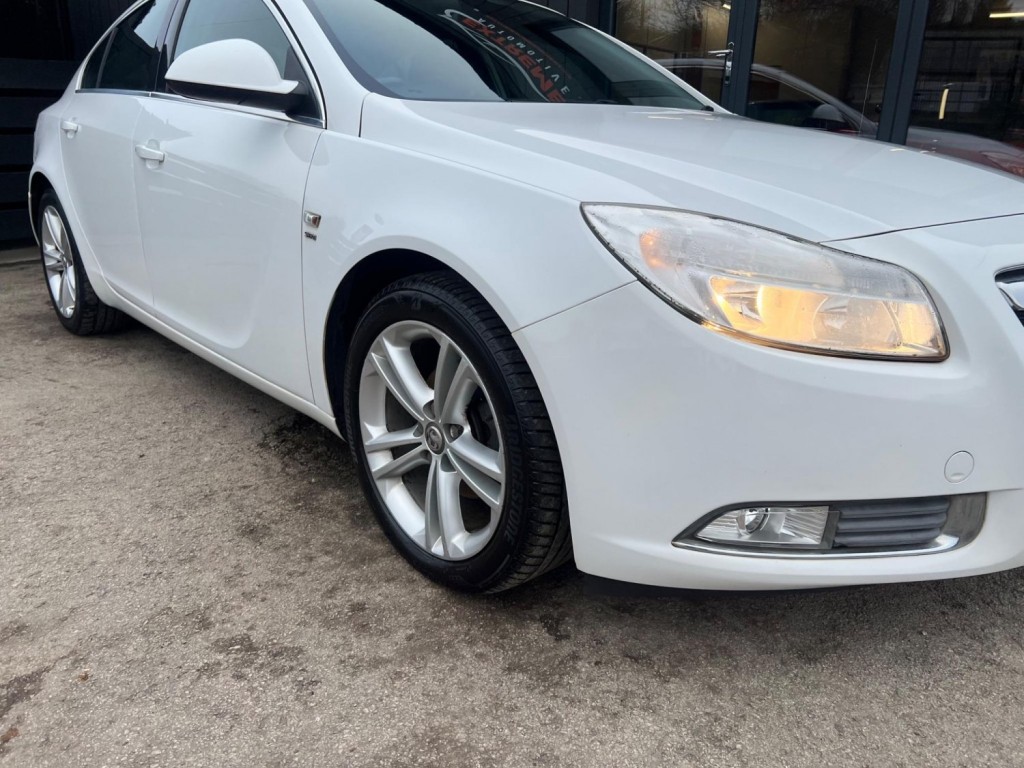 VAUXHALL INSIGNIA