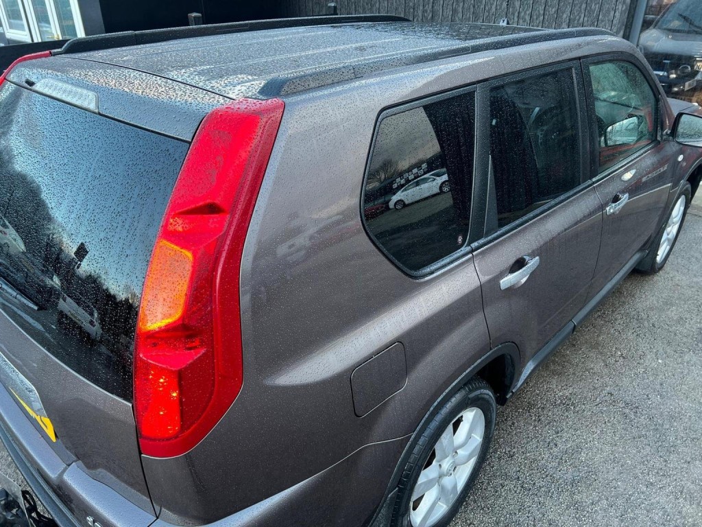 NISSAN X-TRAIL