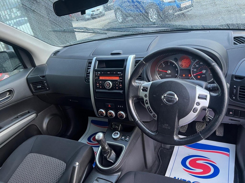 NISSAN X-TRAIL