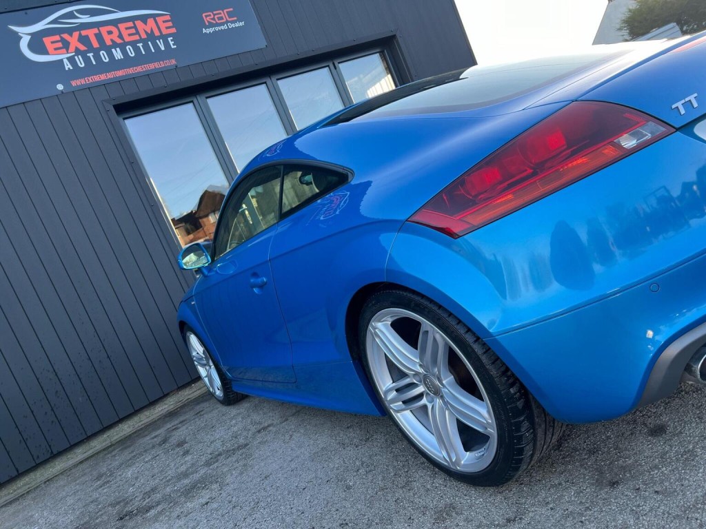 AUDI TT