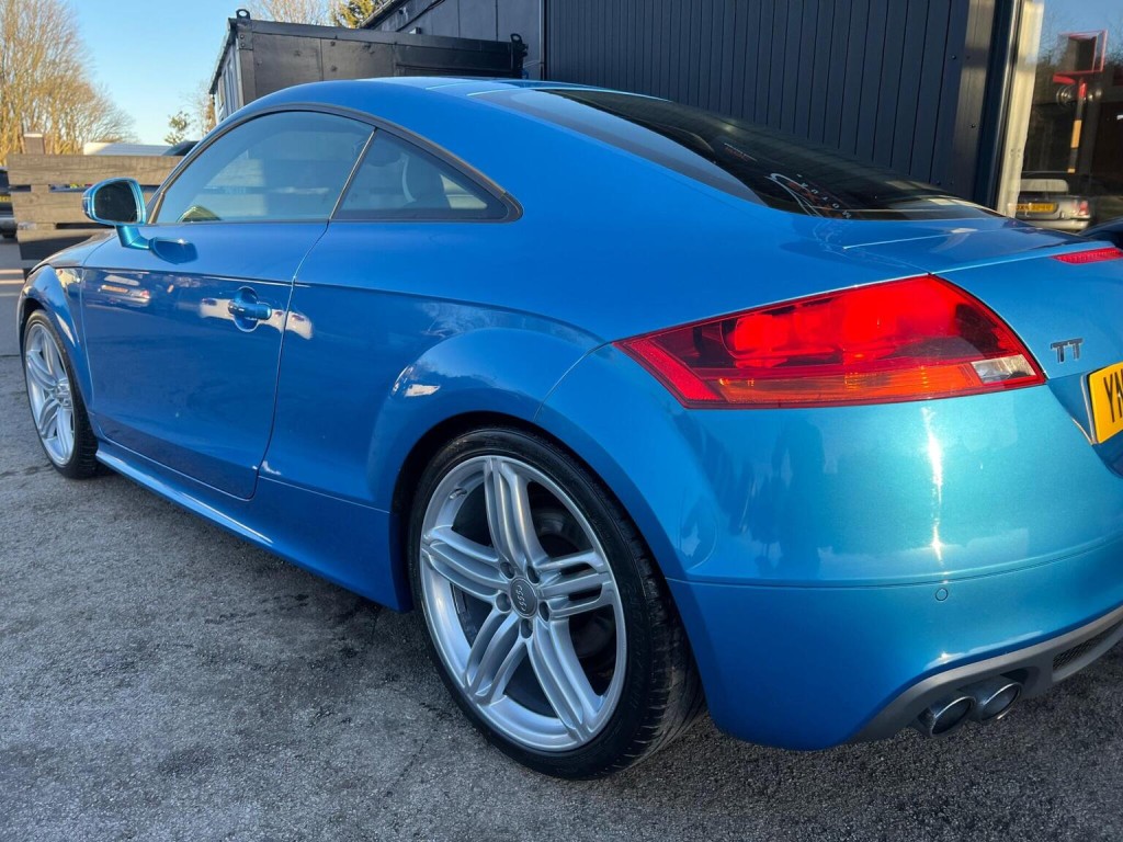 AUDI TT