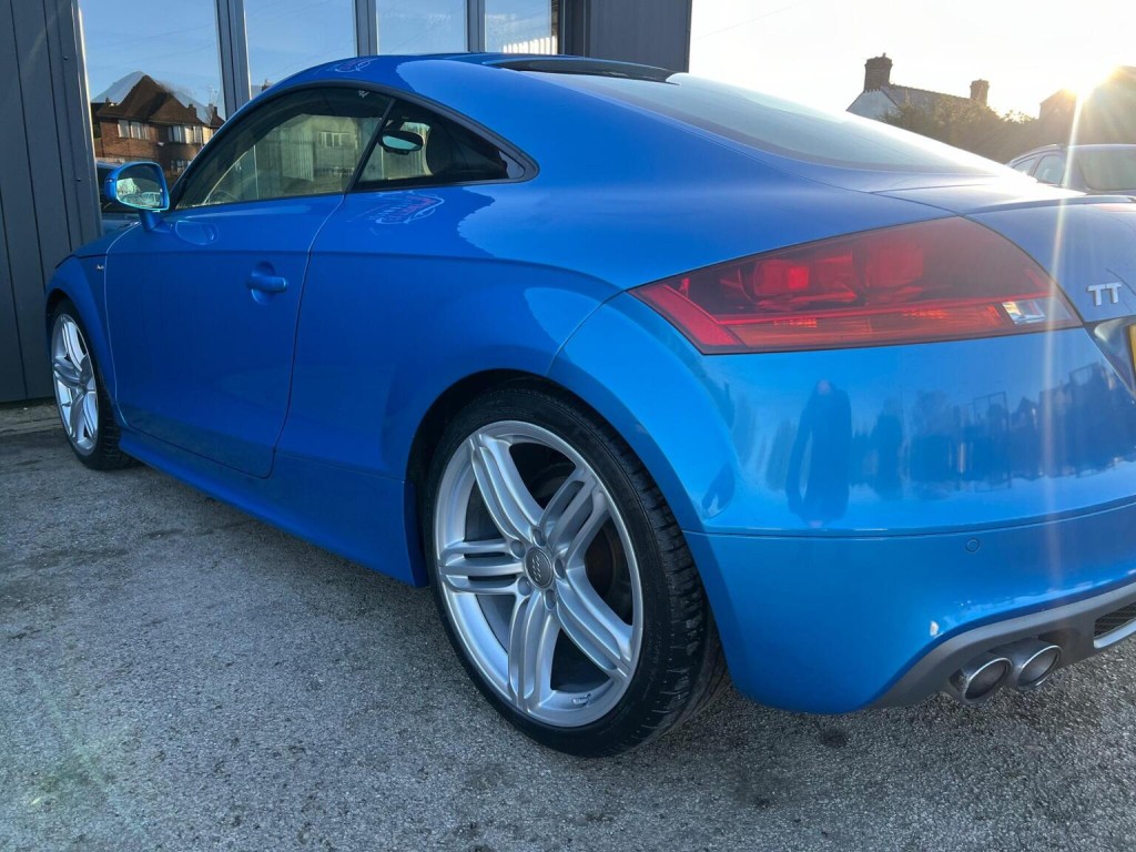 AUDI TT