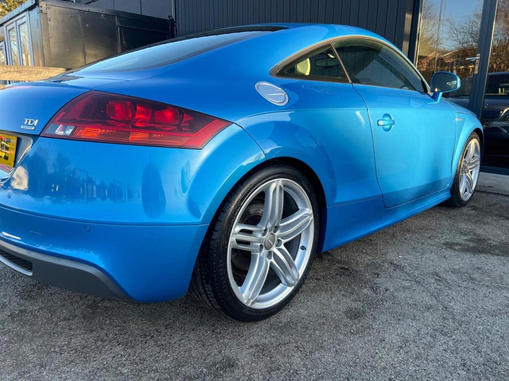 AUDI TT