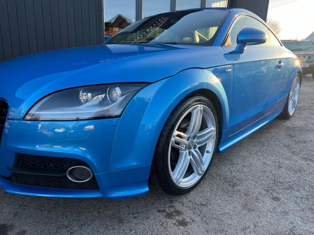 AUDI TT