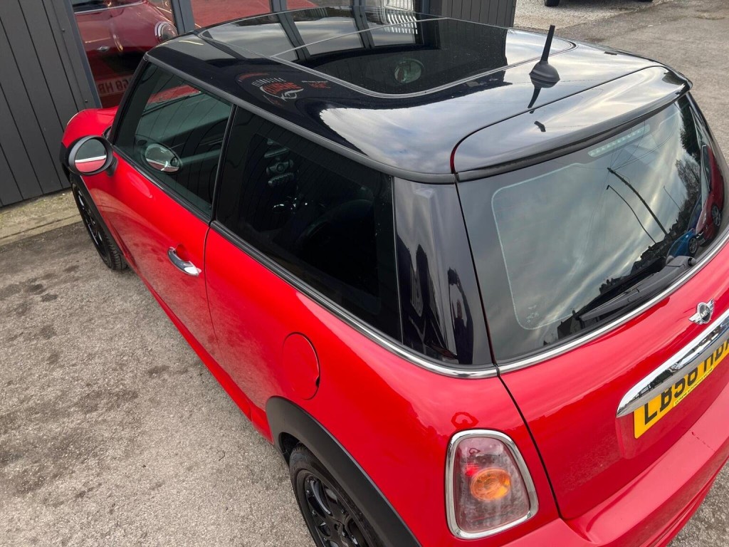 MINI HATCH