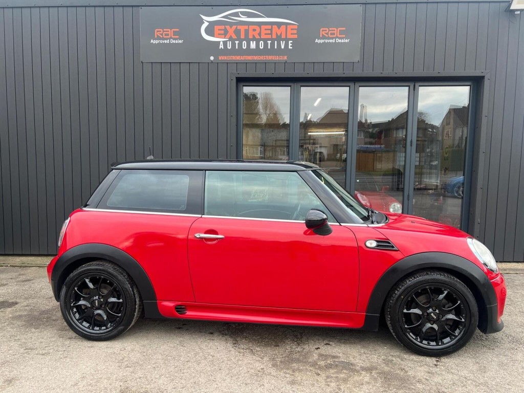 MINI HATCH