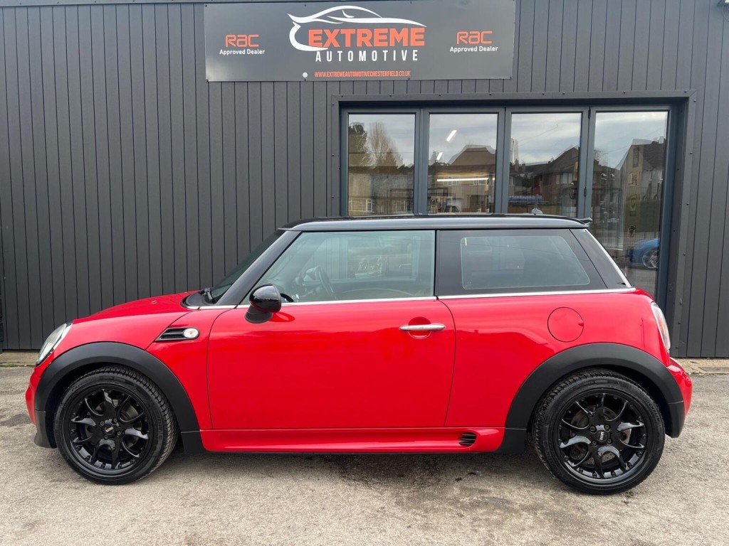 MINI HATCH