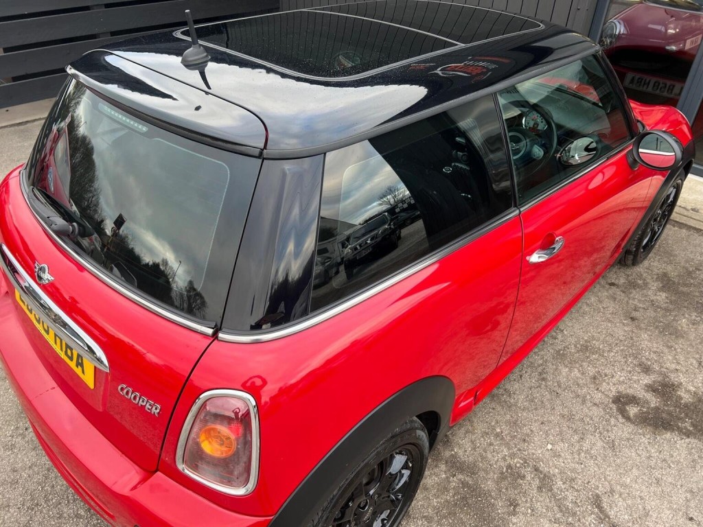 MINI HATCH