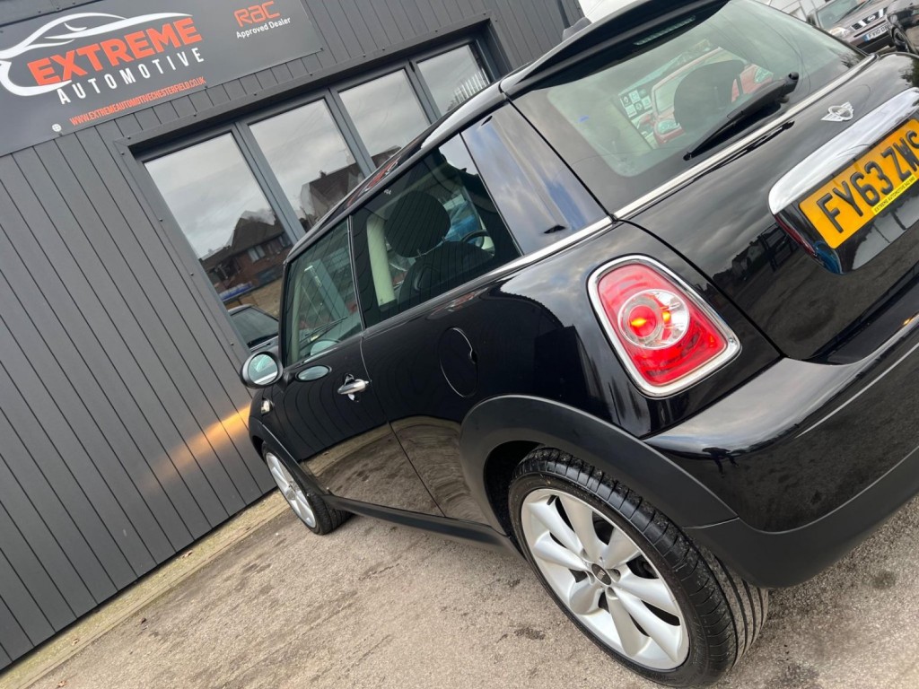 MINI HATCH