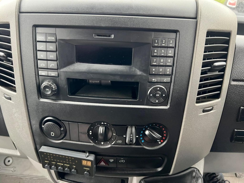 MERCEDES-BENZ SPRINTER