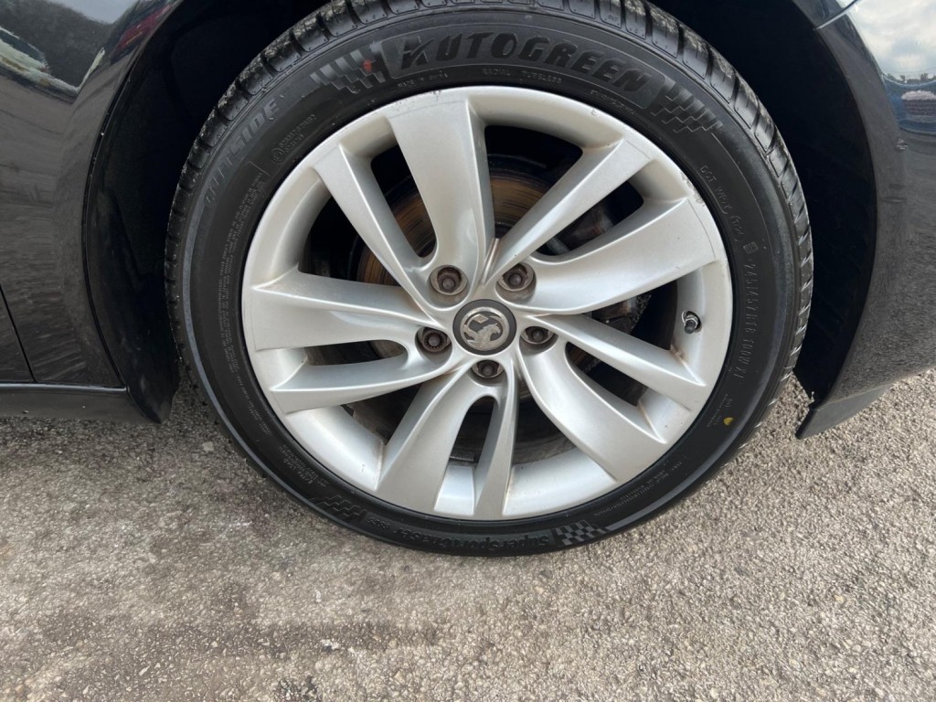 VAUXHALL INSIGNIA