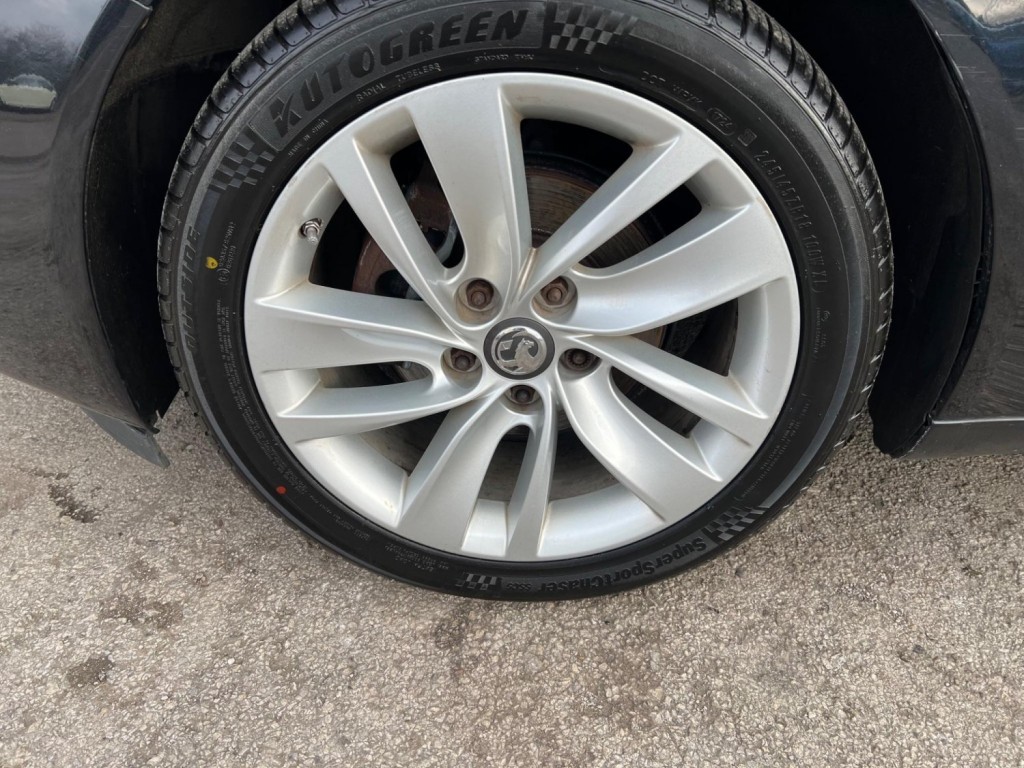 VAUXHALL INSIGNIA
