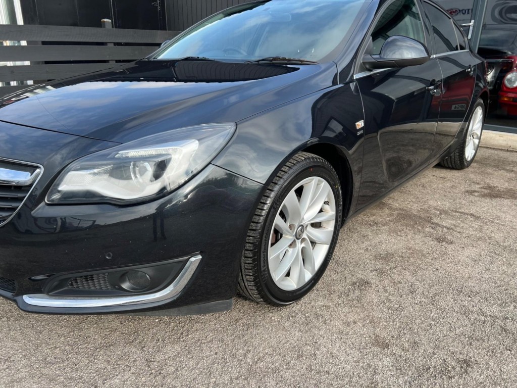 VAUXHALL INSIGNIA