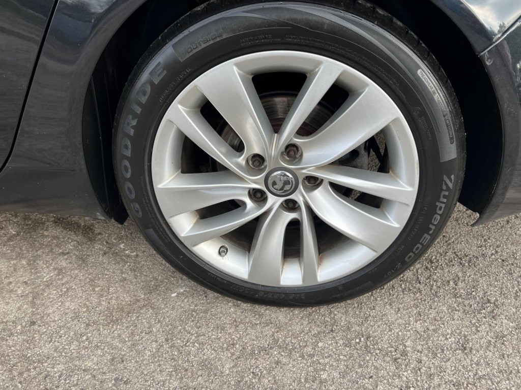 VAUXHALL INSIGNIA