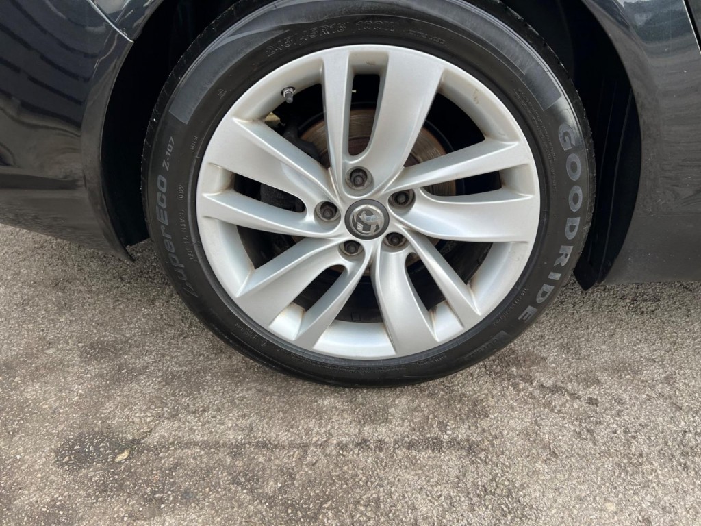 VAUXHALL INSIGNIA