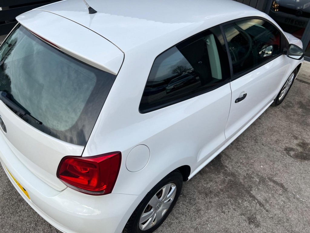 VOLKSWAGEN POLO