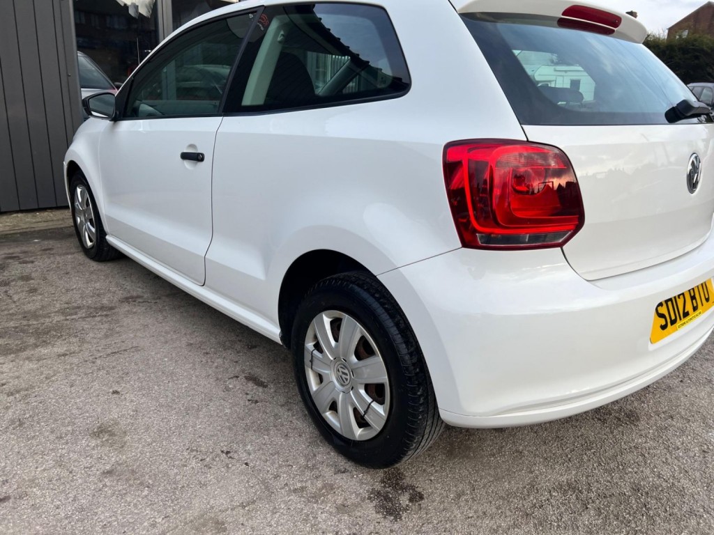 VOLKSWAGEN POLO